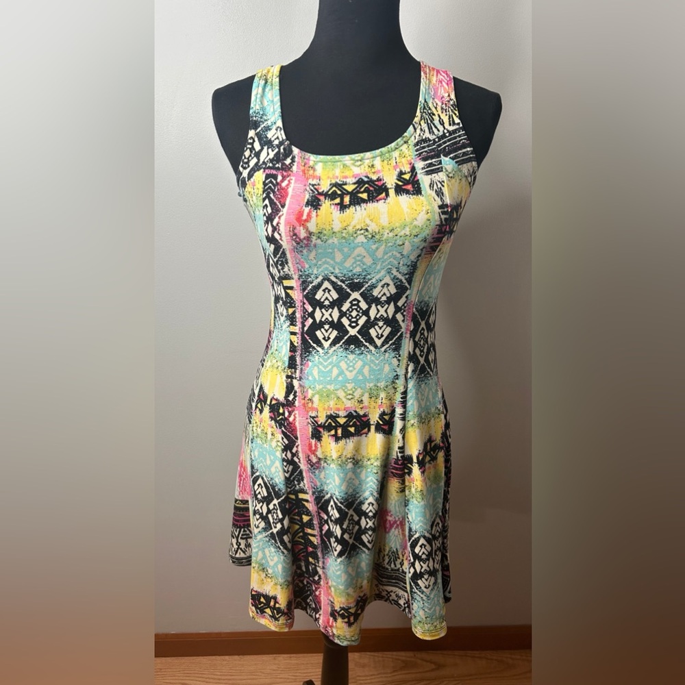 Graffiti Dress with keyhole back and lots of stretch Sz L